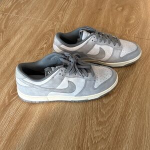 SOLD SOLD SOLD Nike Men's Light Gray Sneakers